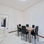 Cesare In Πανσιόν