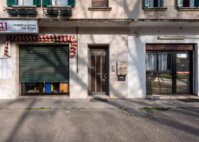 Cesare In Guest house *